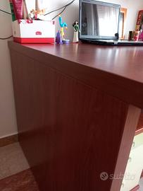 Scrivania in legno