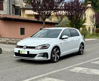 VOLKSWAGEN Golf GTI PERFORMANCE