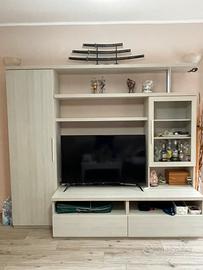 Mobile tv + credenza