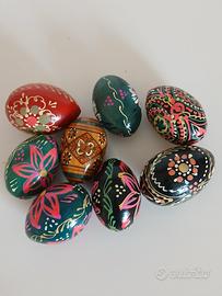 8 uova pasquali in legno decorate