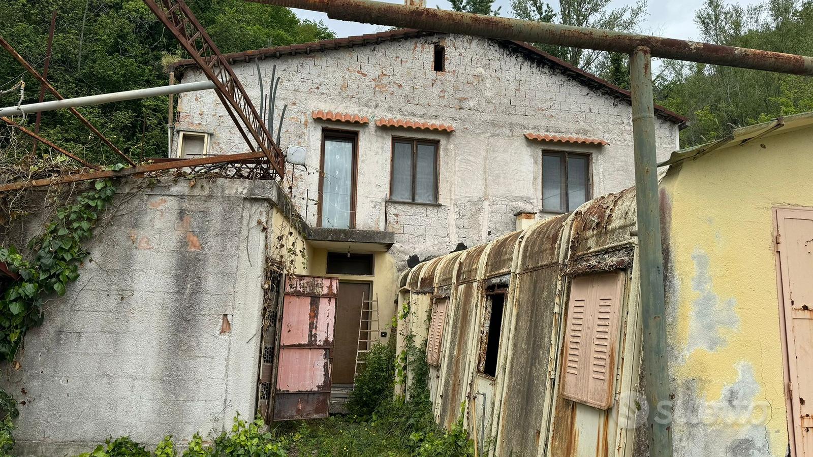 Casa con annesso terreno di 500 mq - Vista 3