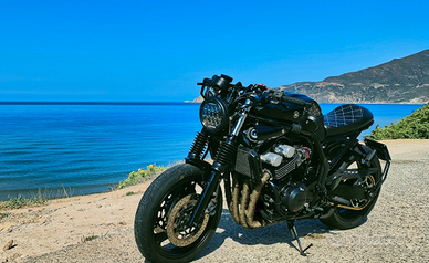 Yamaha fzs 600 cafe racer