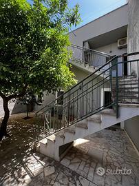 Casa singola con giardino privato