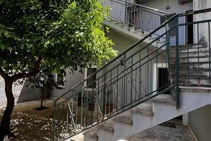 Casa singola con giardino privato