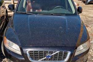 Volvo V70 D5 anno 2009 per ricambi (2a)
