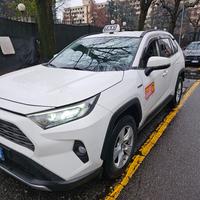 rav 4 bianco taxi 
