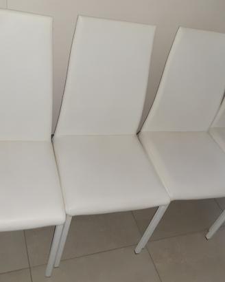 Sedie in pelle bianche