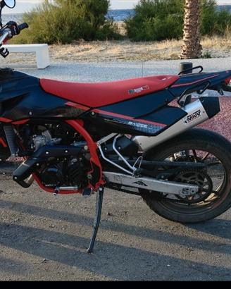 Moto MOTARD SWM SM 125 R (con ABS)