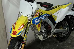 Motocross Suzuki rm-Z 250