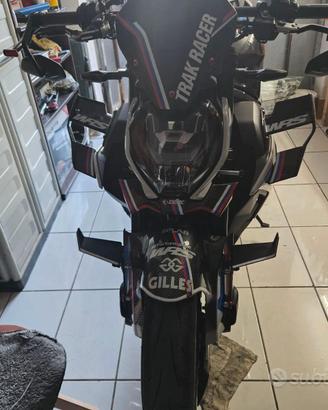 bmw m1000r