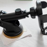 Porta-Cellulare per auto - aggancio a Ventosa