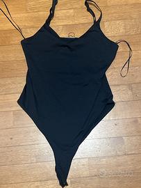 Body nero con spalline sottili