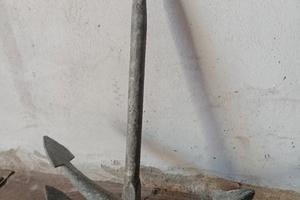Ancora + serbatoio acqua + carburante 