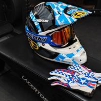 Casco con mascherina e guanti motocross