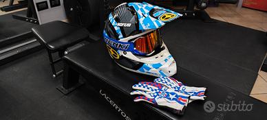 Casco con mascherina e guanti motocross