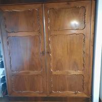 Armadio antico in massello