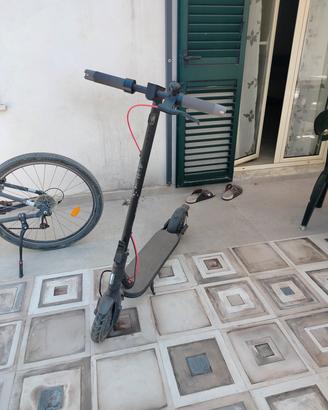 monopattino elettrico Xiaomi Mi Electric 