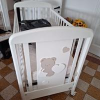 Lettino,seggiolino auto e oggetti vari