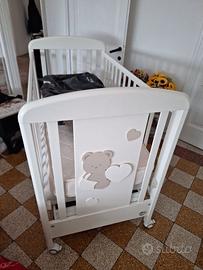 Lettino,seggiolino auto e oggetti vari