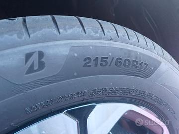 4 gomme Bridgestone Turanza 6 215/60 R17 nuove 