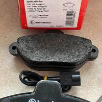 Set 4 Pastiglie per freni a disco Brembo P 23 060