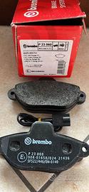 Set 4 Pastiglie per freni a disco Brembo P 23 060