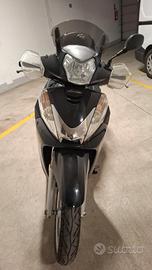 scooter Honda sh 300
