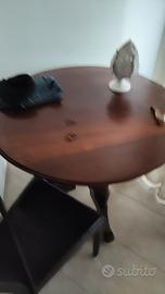 comodini sedie tavolo 