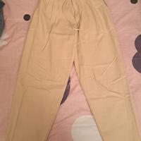 Pantaloni stile chino con elastico in vita
