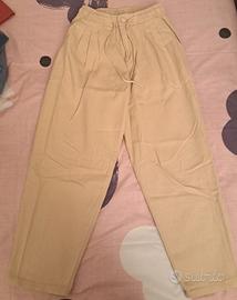 Pantaloni stile chino con elastico in vita