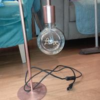 lampada da tavolo con lampadina led "love"