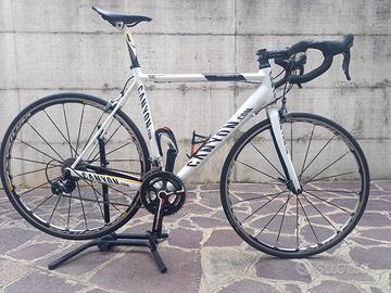 Bici da corsa canyon ulrimte cf sl
