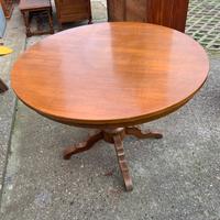 Tavolo tondo in legno robusto artigianale