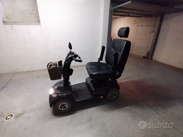 Scooter elettrico Invacare per disabili