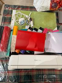 Cricut Maker + Materiale/Accessori