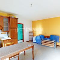 LUMINOSO TRILOCALE CON DUE SOTTOTETTI E POSSIBILIT