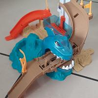 Hot Wheels Squalo sta attaccando la pista