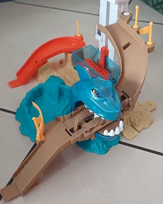 Hot Wheels Squalo sta attaccando la pista