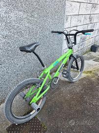 BMX verde