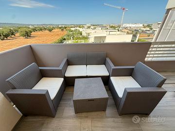 Set da esterno in resina effetto rattan