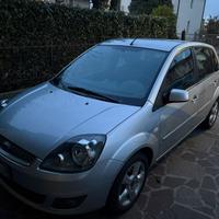 Ford fiesta 1.2 Benzina OK NEOPATENTATI