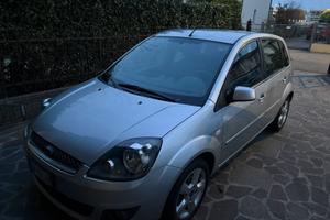 Ford fiesta 1.2 Benzina OK NEOPATENTATI
