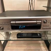 Registratore a cassette akai