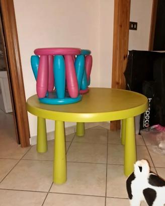 tavolino ikea per bambini + sgabelli