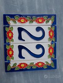 Numero civico 22 in ceramica 