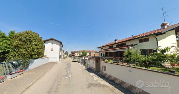 Ampio bilocale con cantina - balcone - posto auto