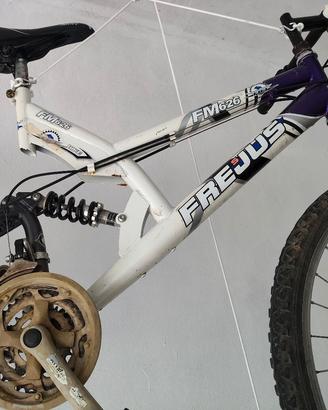 bicicletta da riparare 