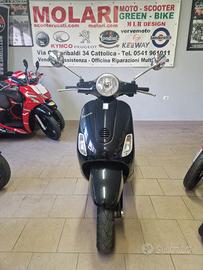 Piaggio Vespa 125 LX nera
