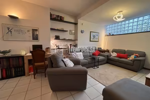 VILLA A SCHIERA AI CONFINI CON MONZA!!!