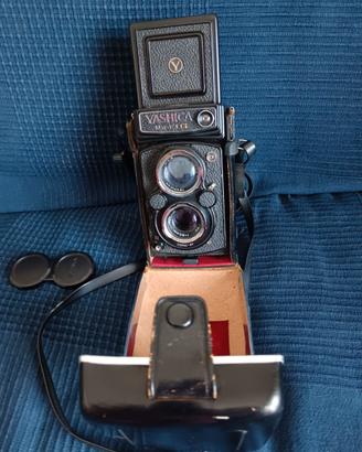 macchine fotografiche vintage e obiettivi